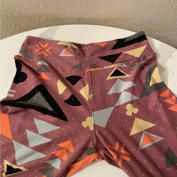 Disney Lularoe Legging (Size: One Size)  Minnie Mouse Athletic Tribal Print - Picture 3 of 6